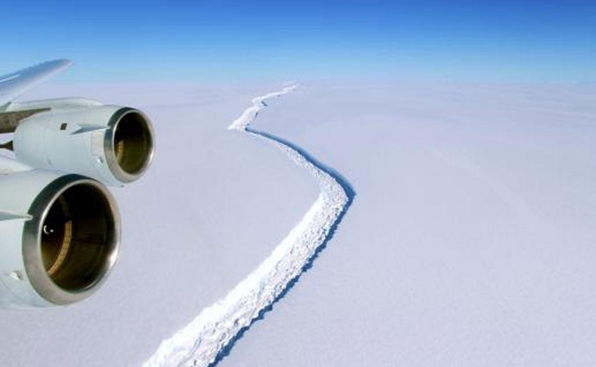 Iceberg gigante se desprende da Antártida. Foto: Divulgação/Nasa.