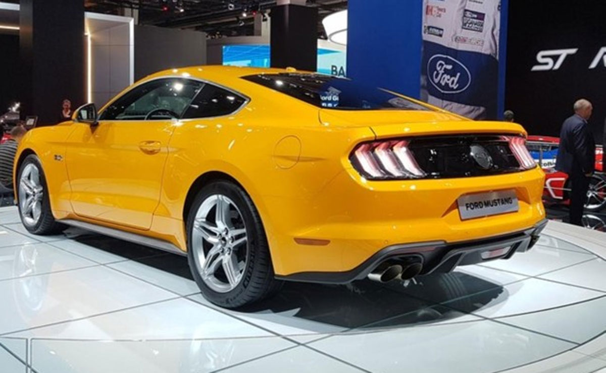 Mustang 2018 é o destaque do estande da Ford no Salão de Frankfurt. Foto: Renyere Trovão/Gazeta do Povo.