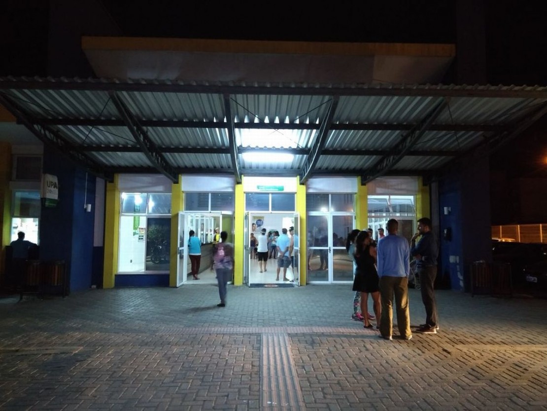 Alguns pacientes ficaram até 10 horas esperando consultas na UPA de São José dos Pinhais. Foto: Lineu Filho