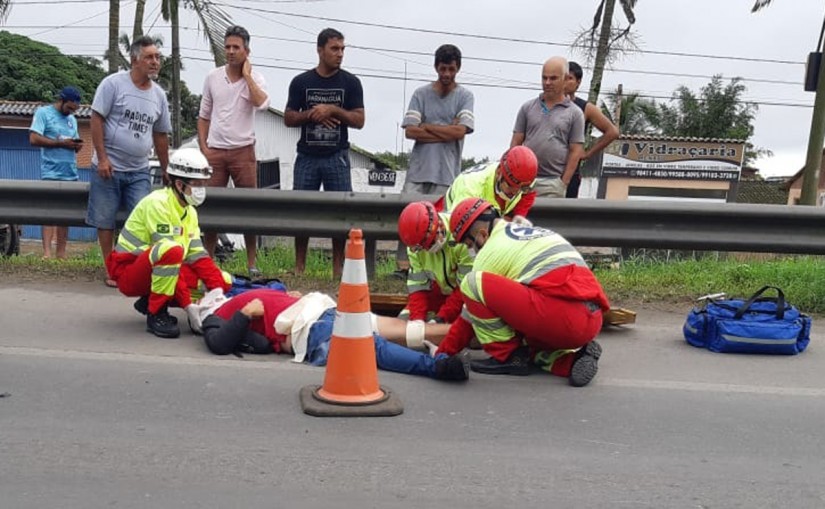 Motociclistas Ficam Feridos Em Colisão Frontal Entre Motos Na Br 277