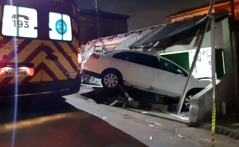 A condutora do veÃ­culo foi presa e encaminhada pra delegacia prestar esclarecimentos. Foto: ColaboraÃ§Ã£o.