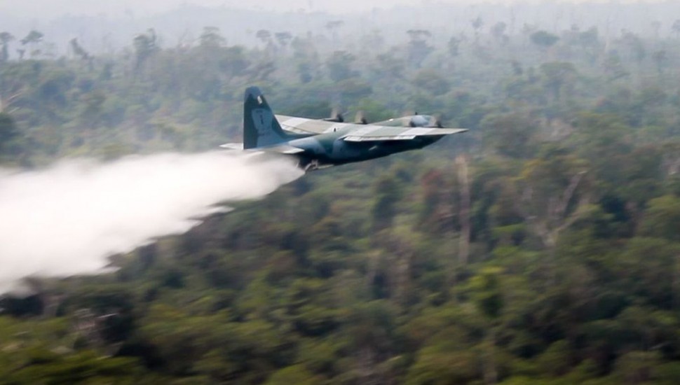 FAB começou a operar com duas aeronaves C-130 Hércules no combate ao incêndio. Procuradora quer empregar dinheiro recuperado na Lava Jato pra investir na região. Foto: Divulgação/FAB