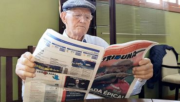 Seu Jeronimo Stoco de Campo Largo completa 106 anos e é leitor assíduo da Tribuna!