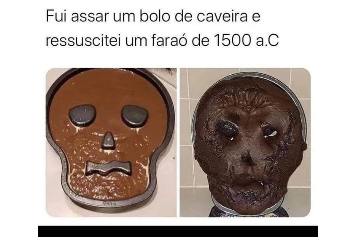 Imagem mostra uma forma de bolo com o formado de caveira