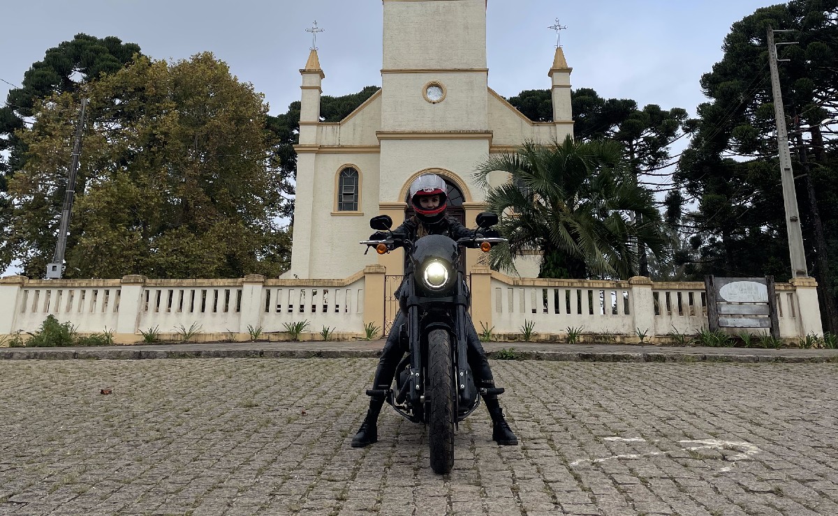 Três passeios de moto pra fazer em um bate e volta saindo de Curitiba