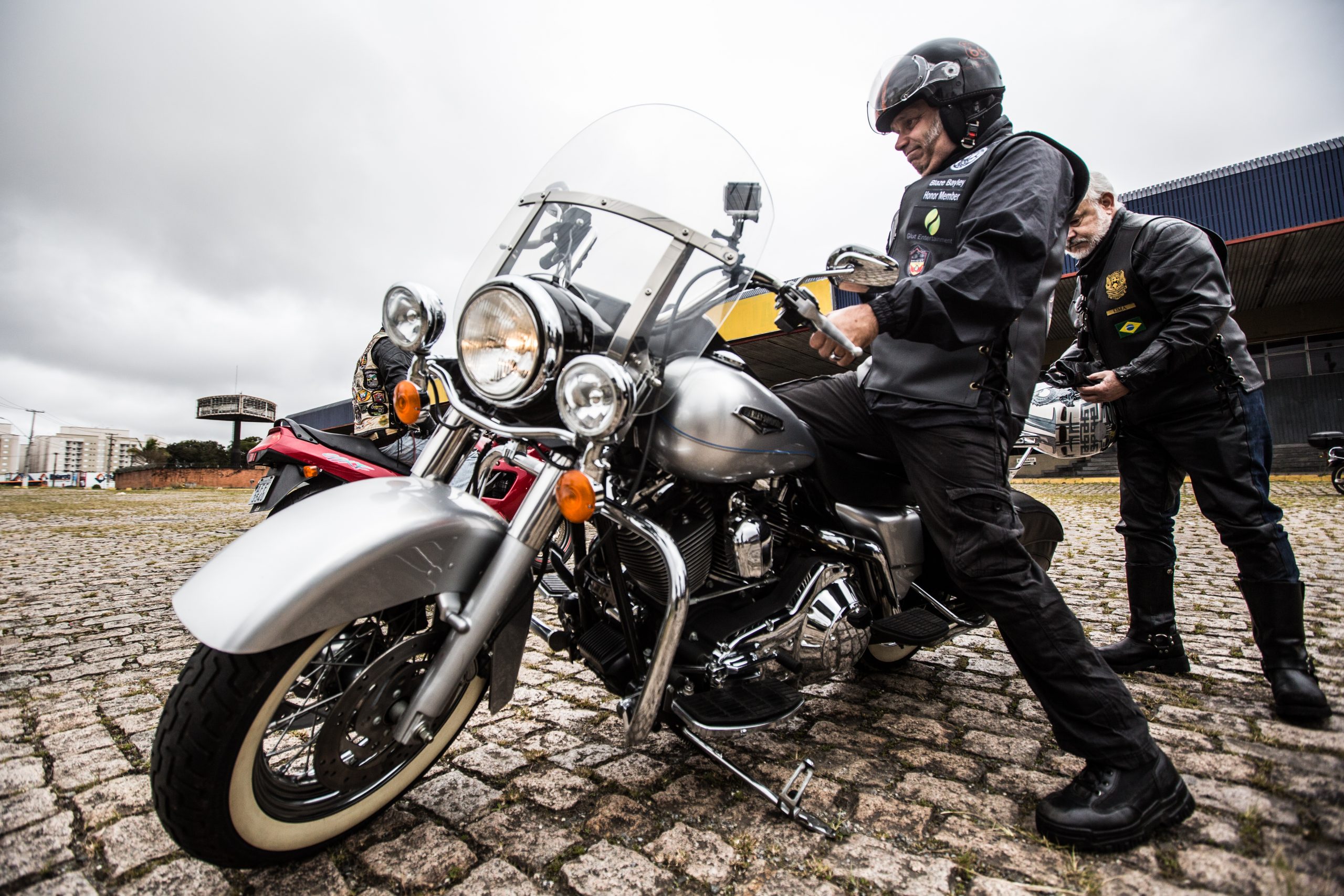 Três passeios de moto pra fazer em um bate e volta saindo de Curitiba