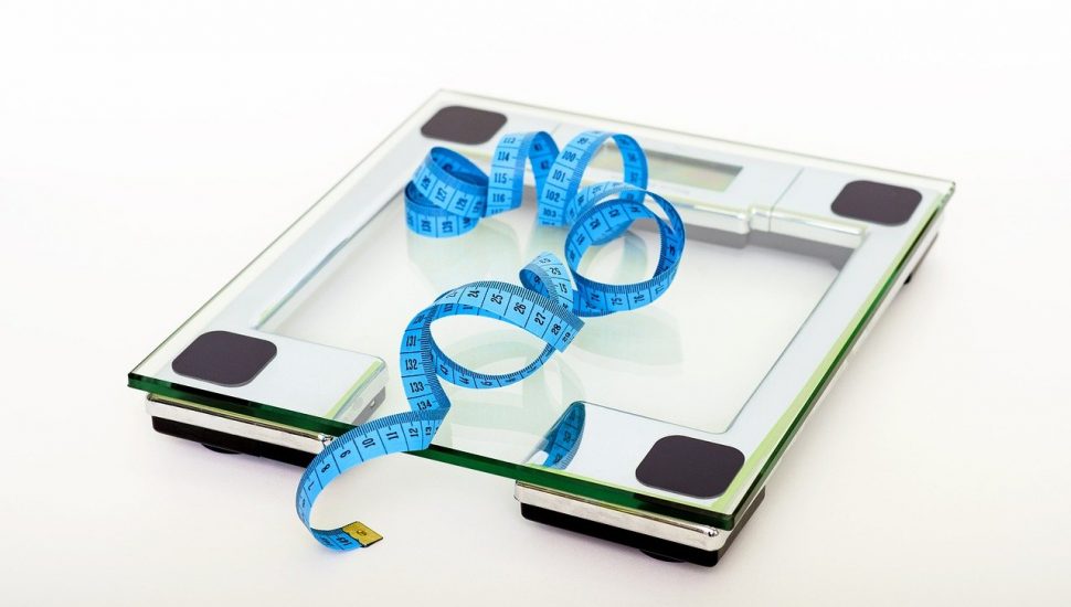 O peso do peso: aprenda a diferença entre emagrecer e perder peso