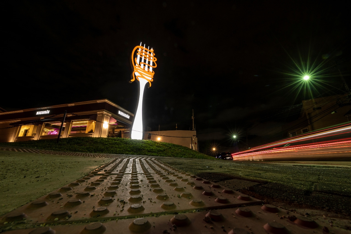 Famosa rede de fast food de hambúrguer inaugura drive-thru em Curitiba