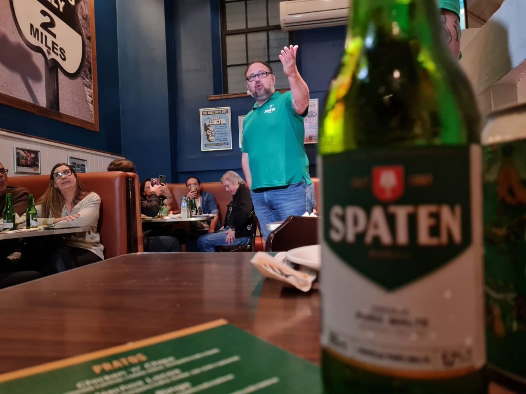 Cerveja Spaten foi lançada nesta quarta-feira em Curitiba. Lincoln Almeida, dono do Mustang Sally