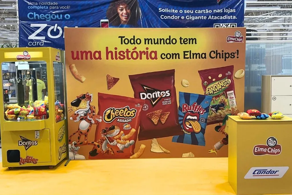 Hipermercado de Curitiba lança máquina com pelúcias exclusivas em parceria com Elma Chips