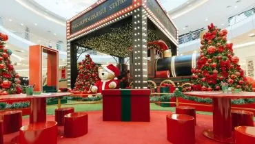 Árvore de Natal de 25 metros e mega show de drones inaugura Natal de shopping de Curitiba